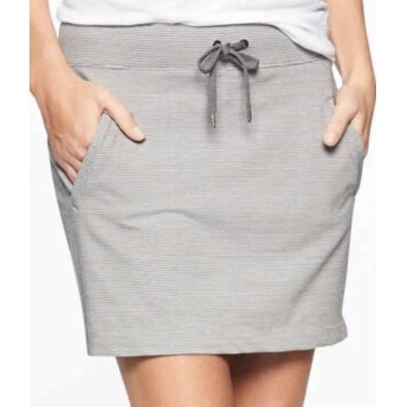 Athleta Modern Metro Striped Gray/White Women's Skort Size M - Picture 2 of 13
